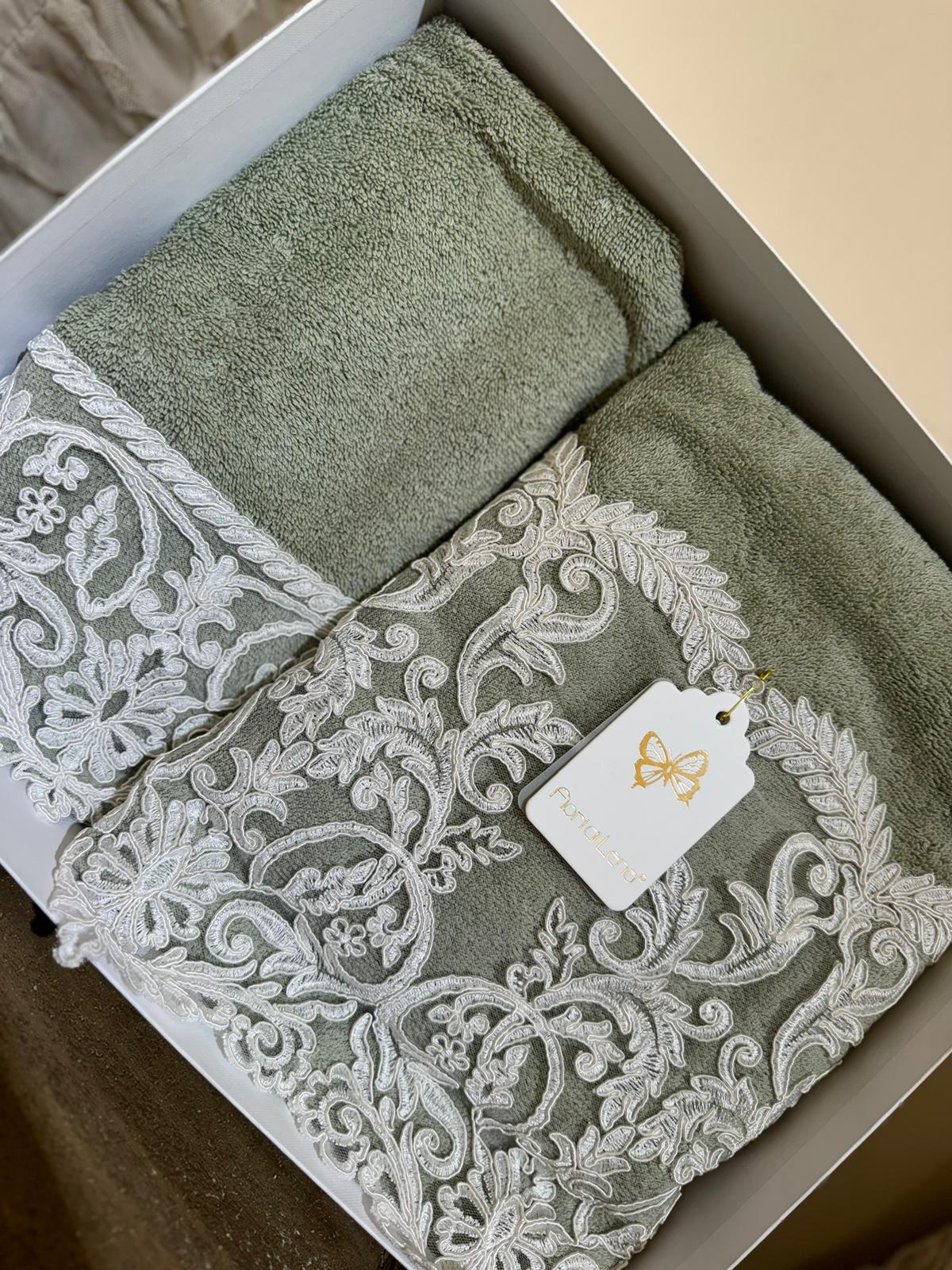 Set asciugamani viso + ospite in spugna con pizzo - FioriDiLena